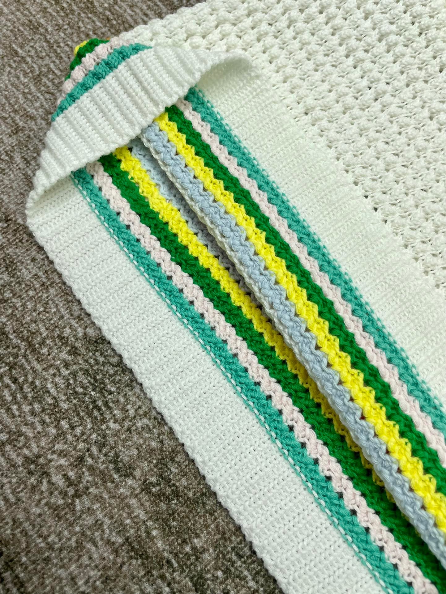 قميص متعدد الألوان مع شورت