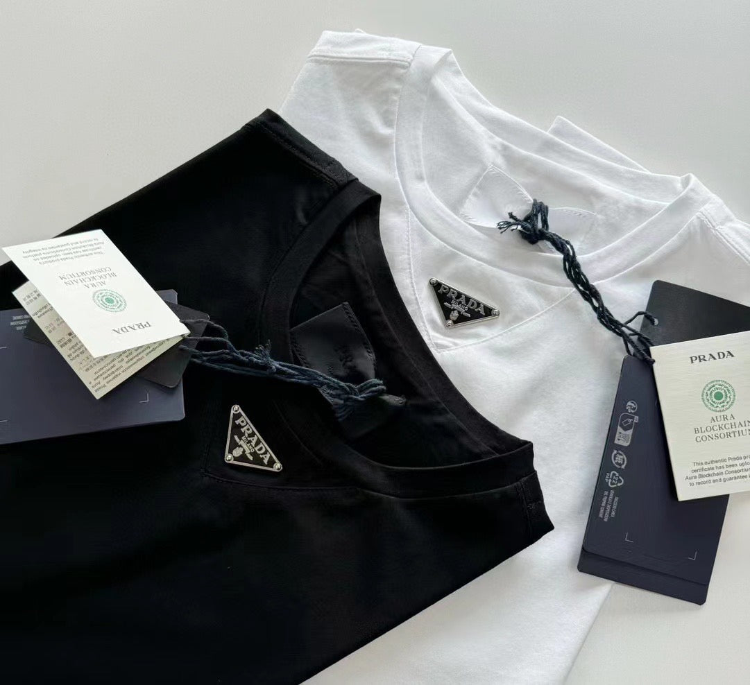 Black and White T-shirt - FashionHype.xyz