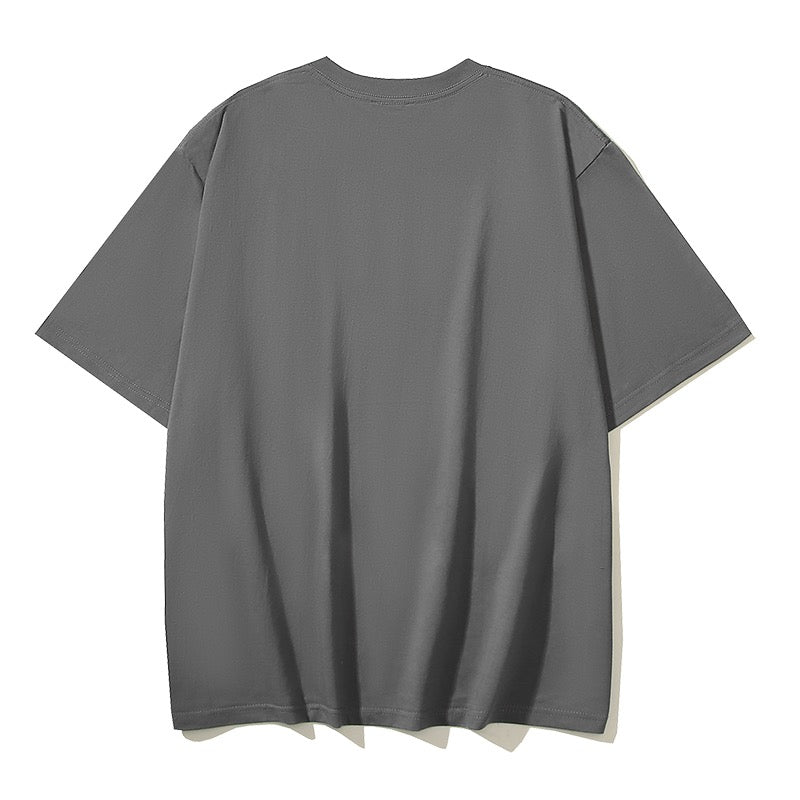 Camiseta negra, blanca y gris