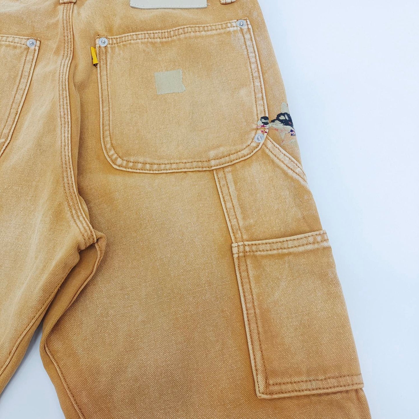 Gelbgraue Hose