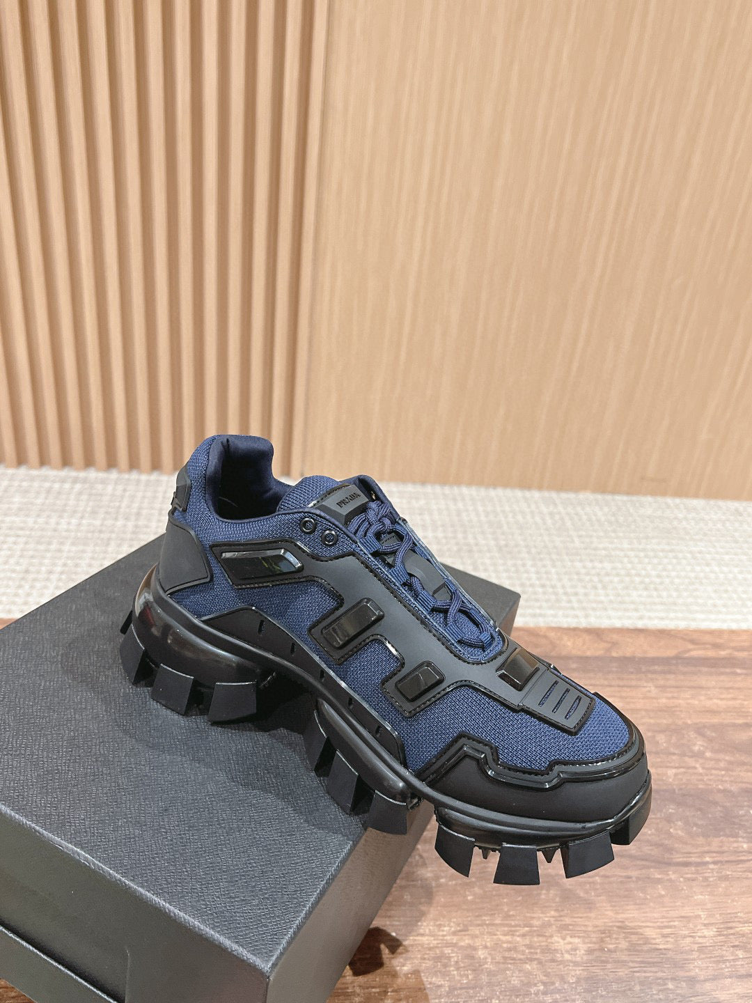 Weiß-Grüne Schuhe