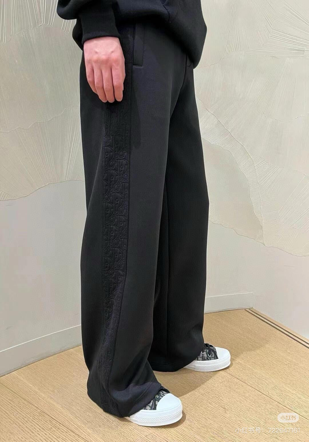 Schwarze Hosen