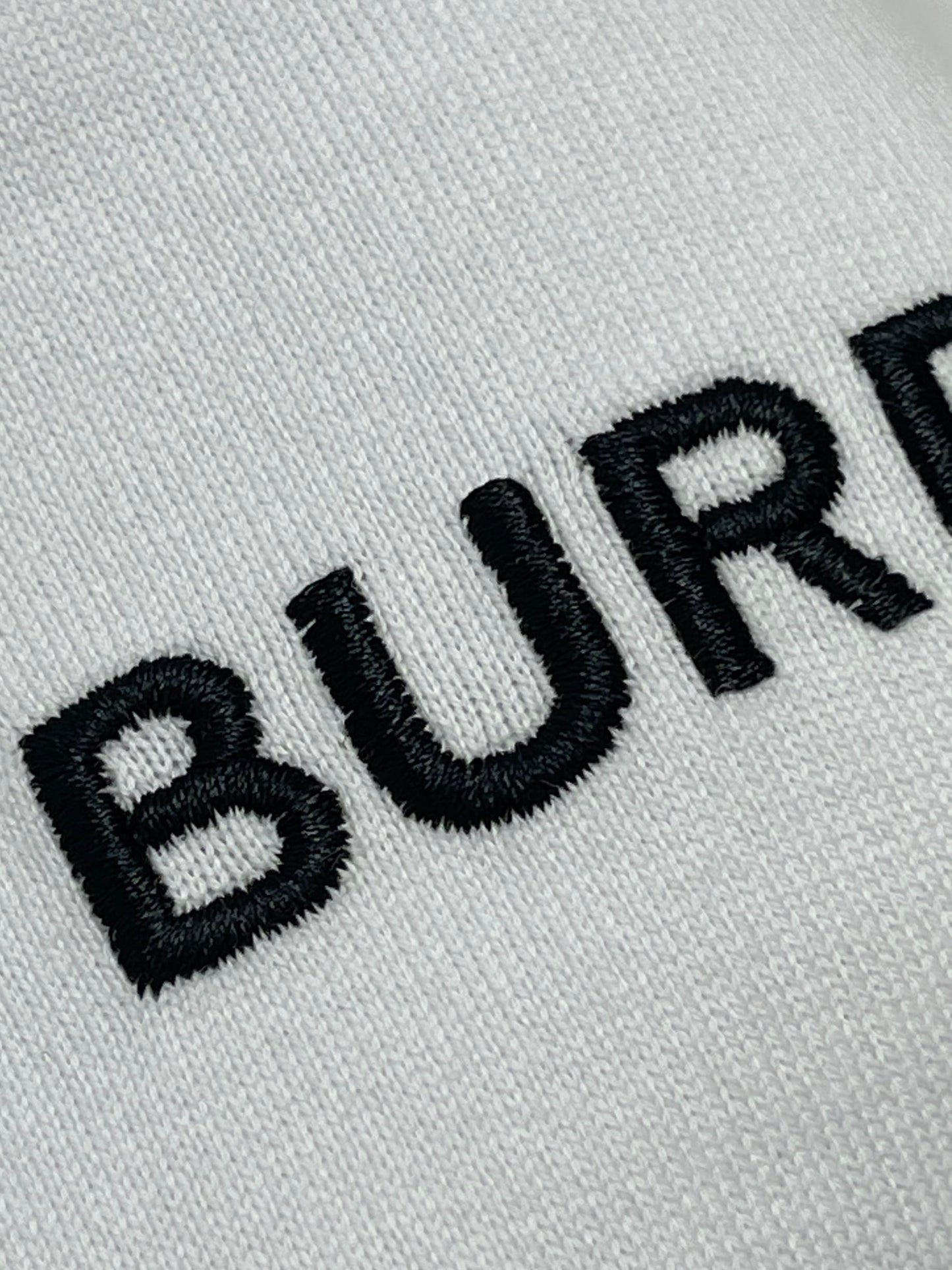 Camiseta en blanco y negro