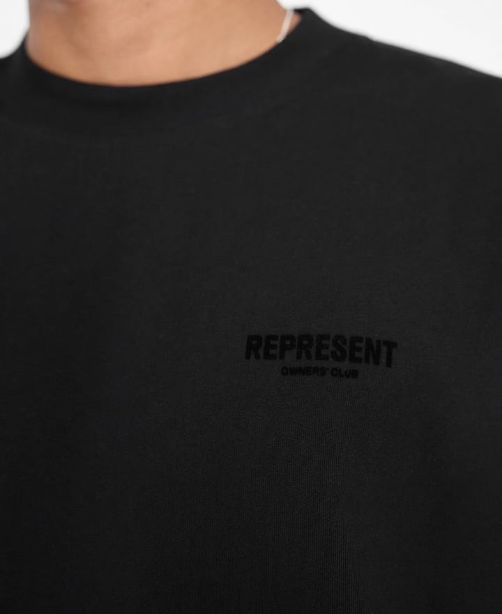 Schwarzes T-Shirt