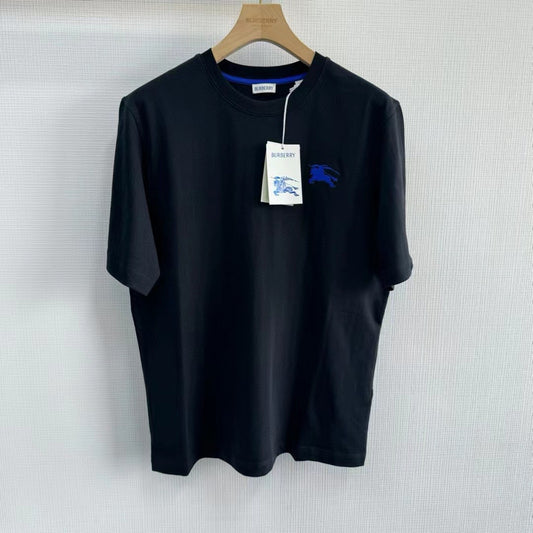 Camiseta en blanco y negro