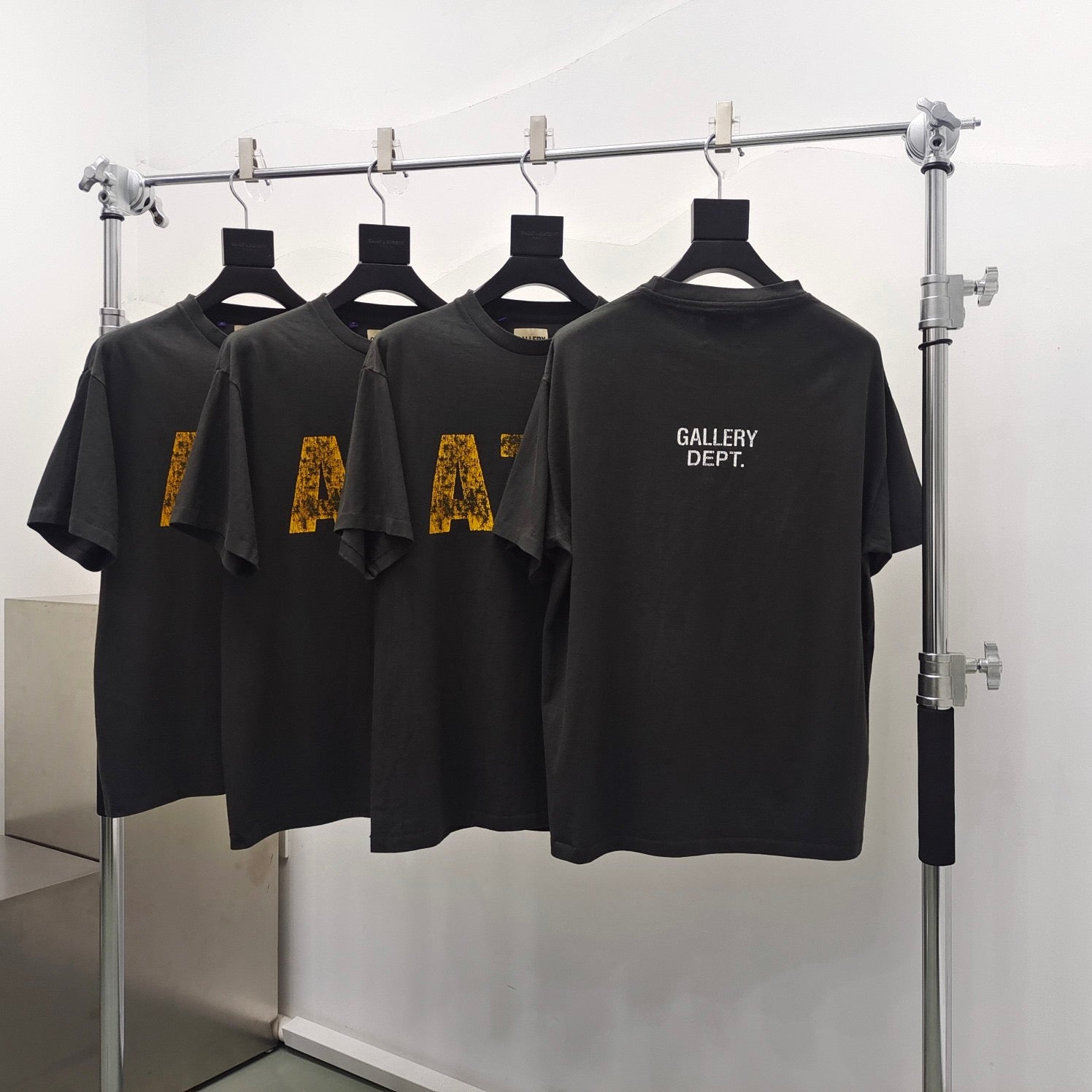 Schwarzes T-Shirt