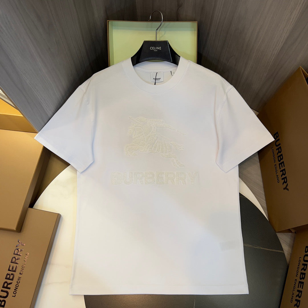 Black and White T-shirt - FashionHype.xyz