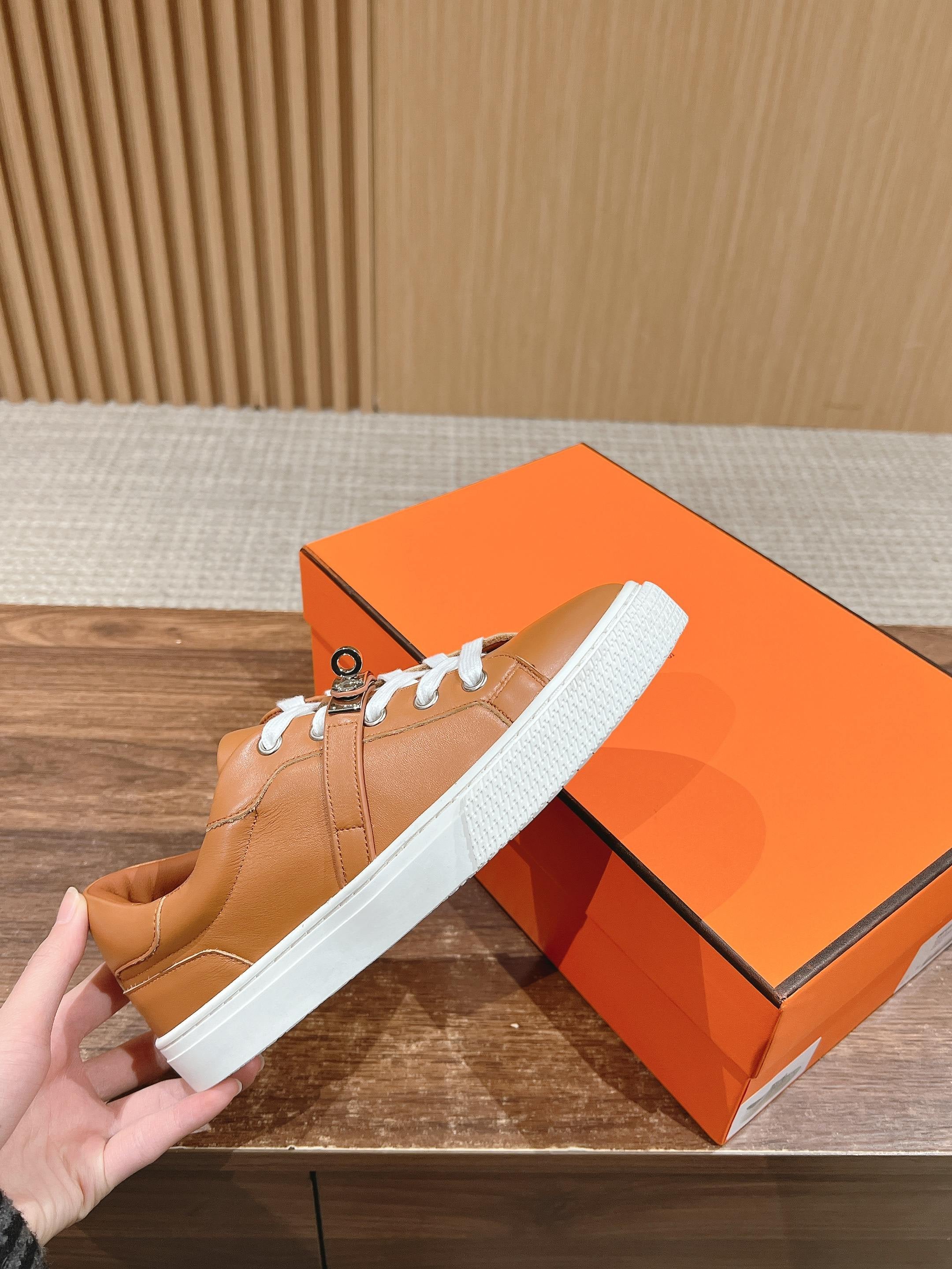 Mehrfarbige Schuhe
