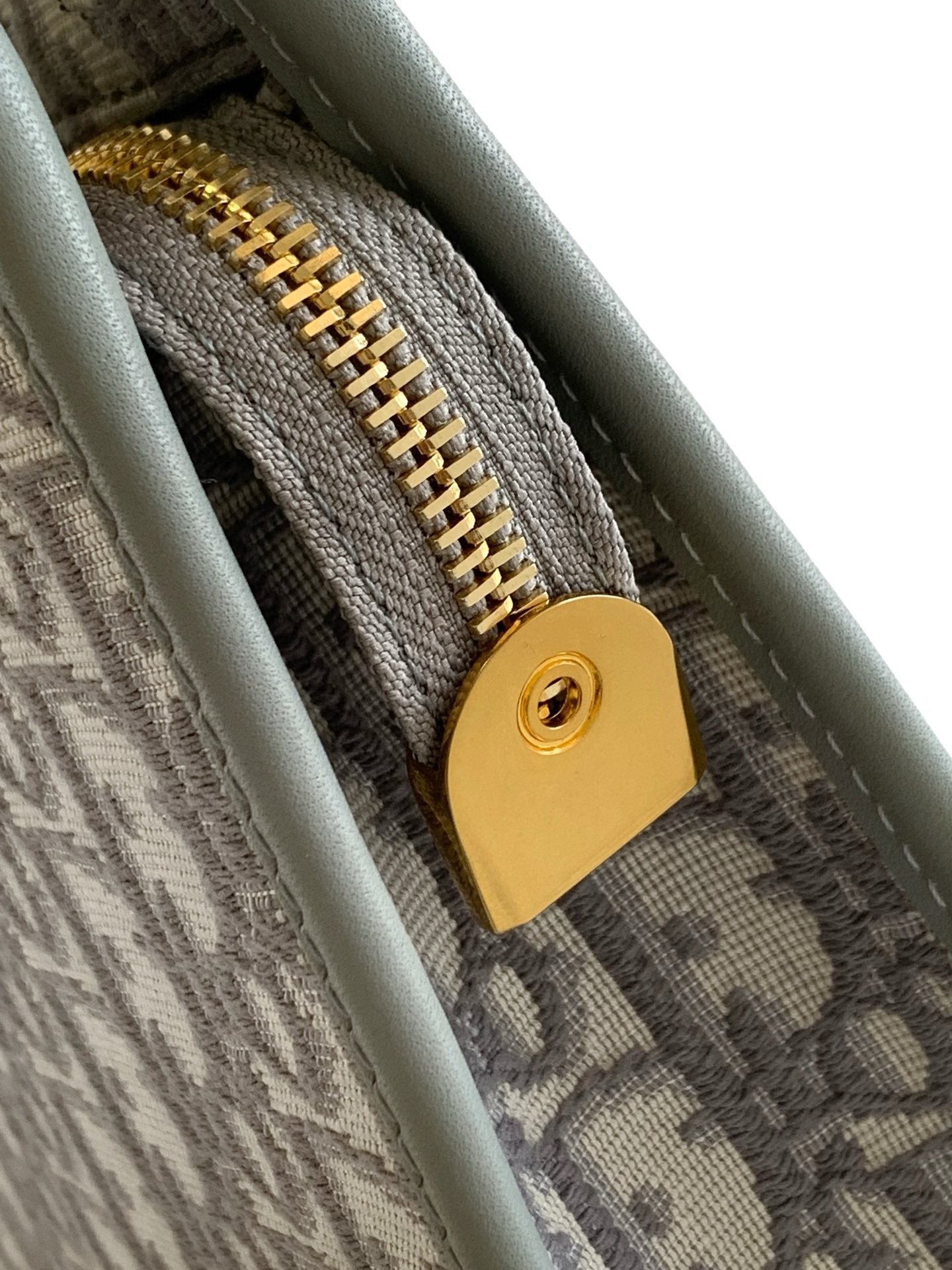 Mehrfarbige Tasche