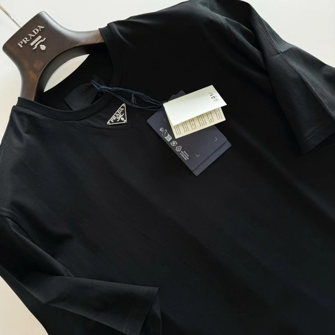 Black and White T-shirt - FashionHype.xyz