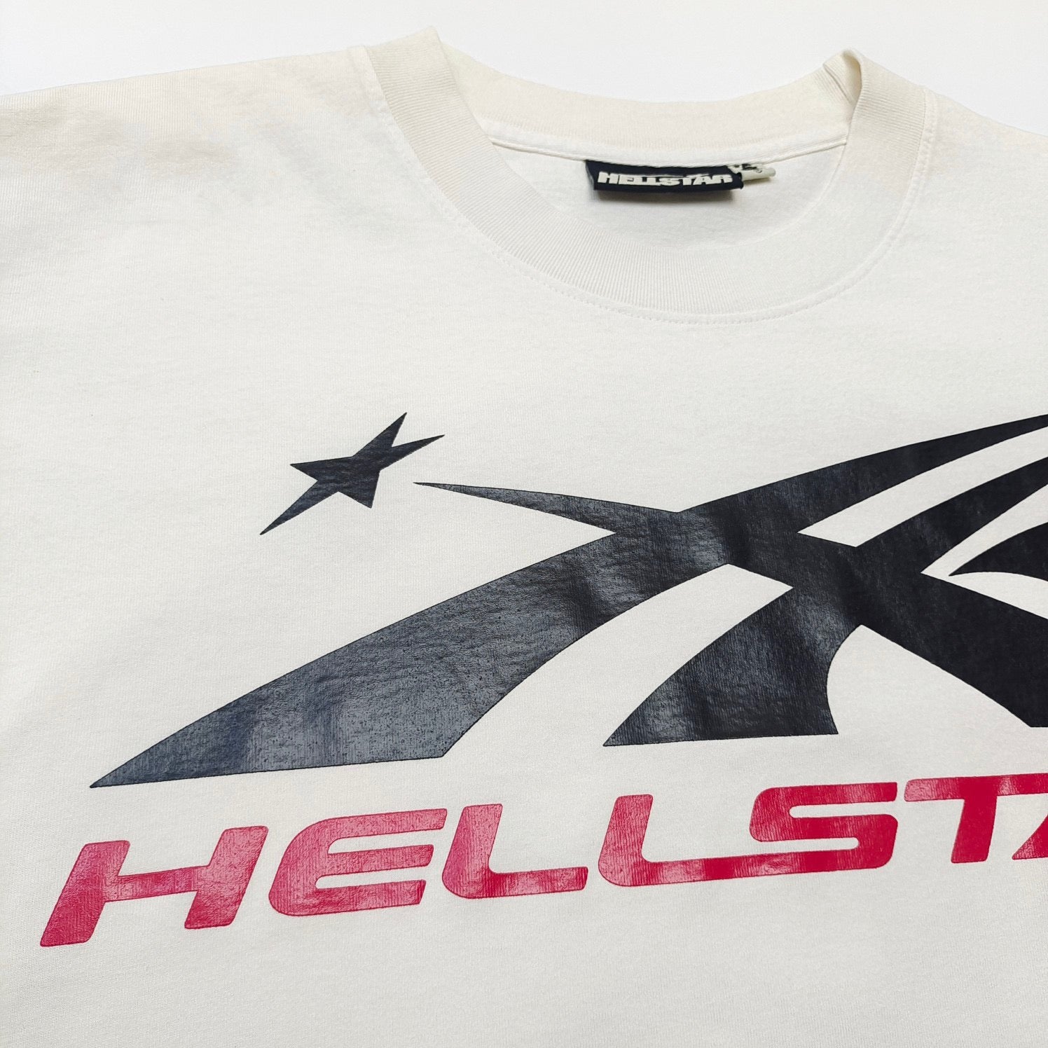 weißes T-Shirt