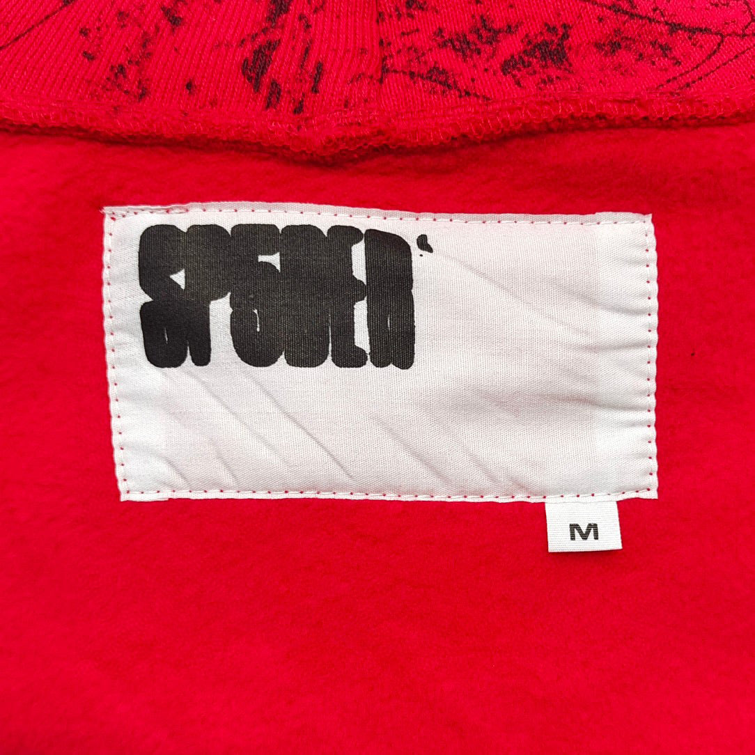 Roter Kapuzenpullover