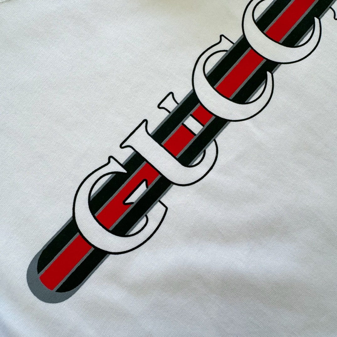 weißes T-Shirt