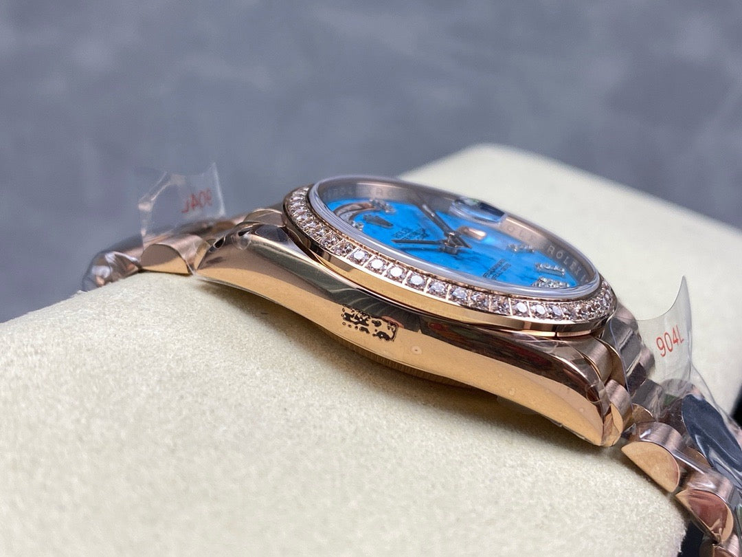 Goldfarbene Uhr