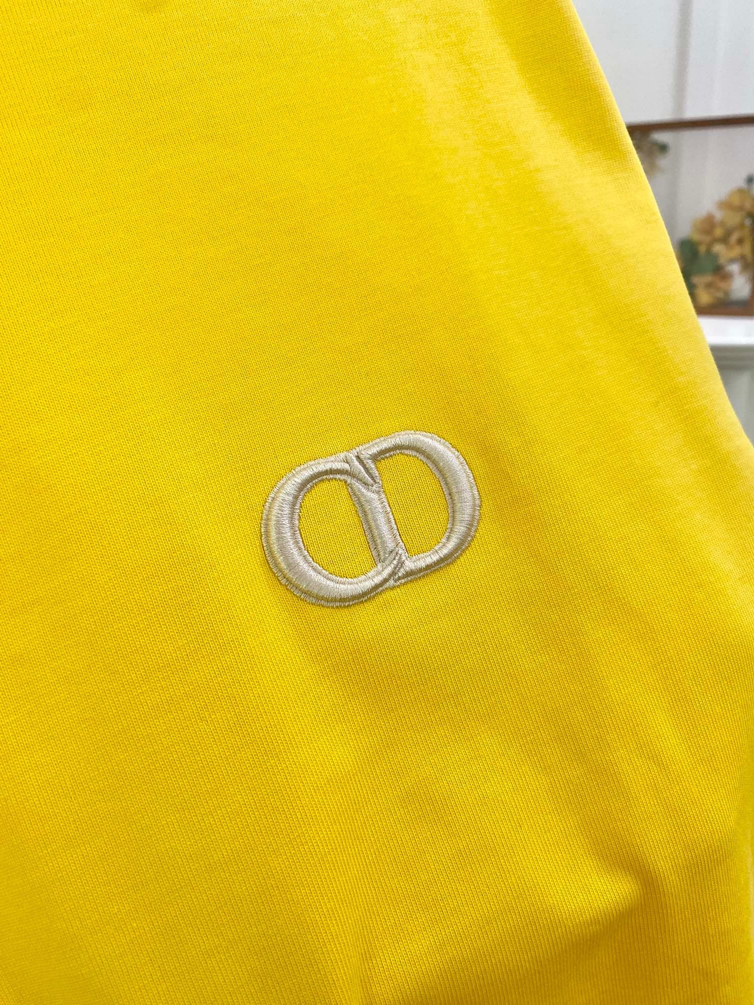 Gelbes T-Shirt - Größe M