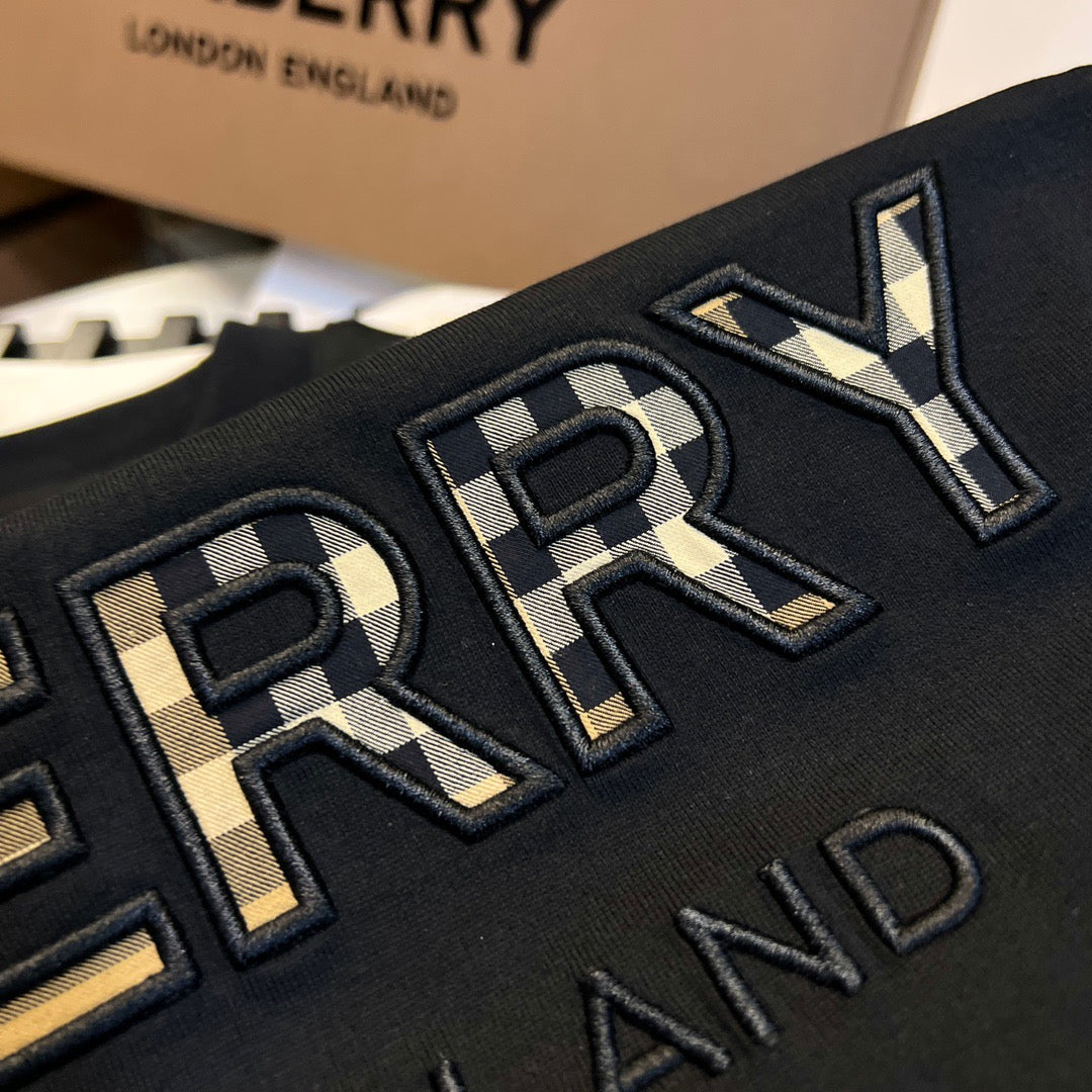 Black and White T-shirt - FashionHype.xyz