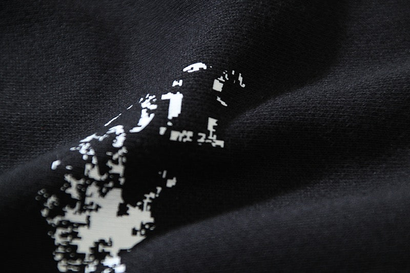 Graues und schwarzes Sweatshirt