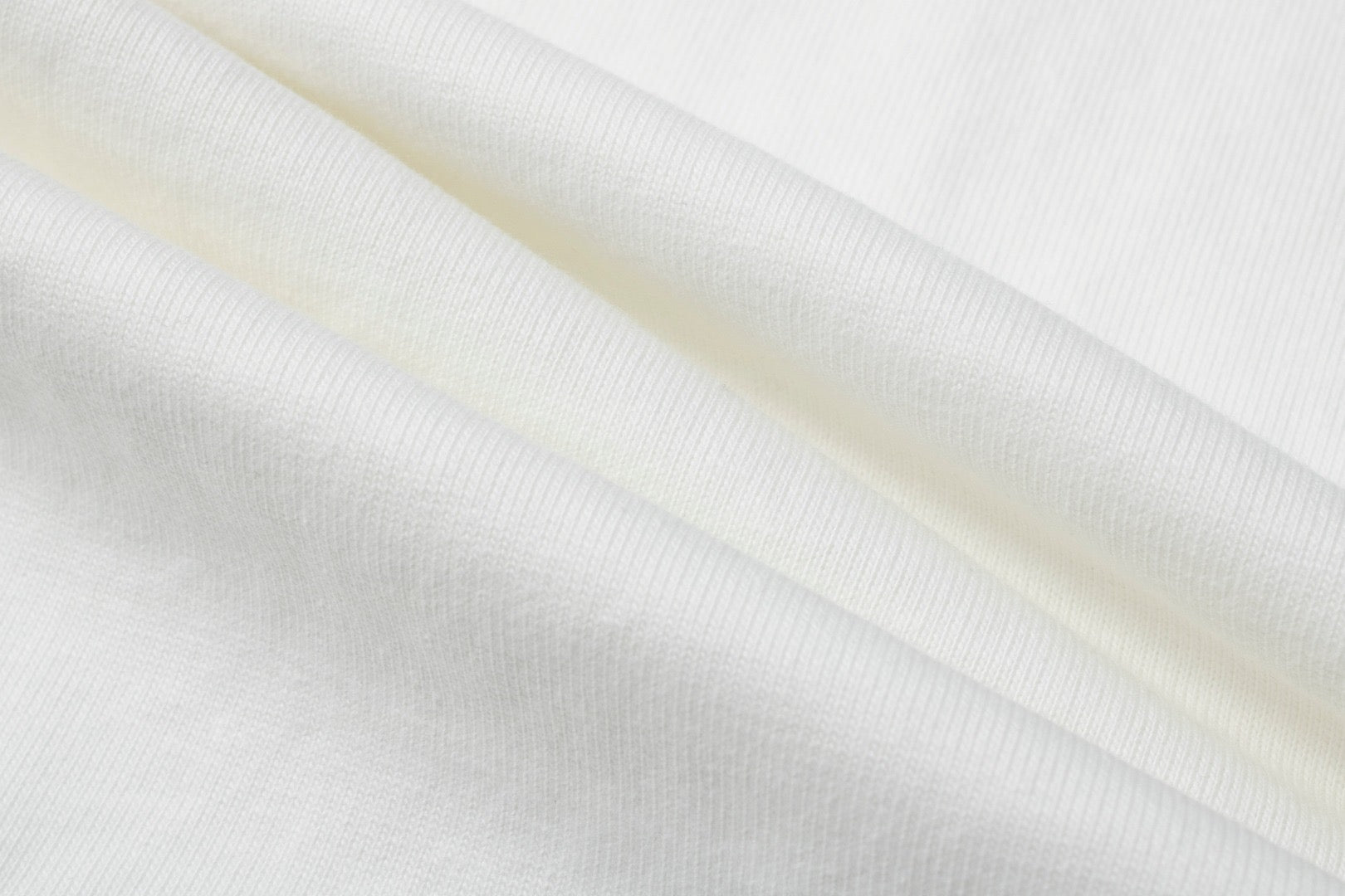 weißes T-Shirt