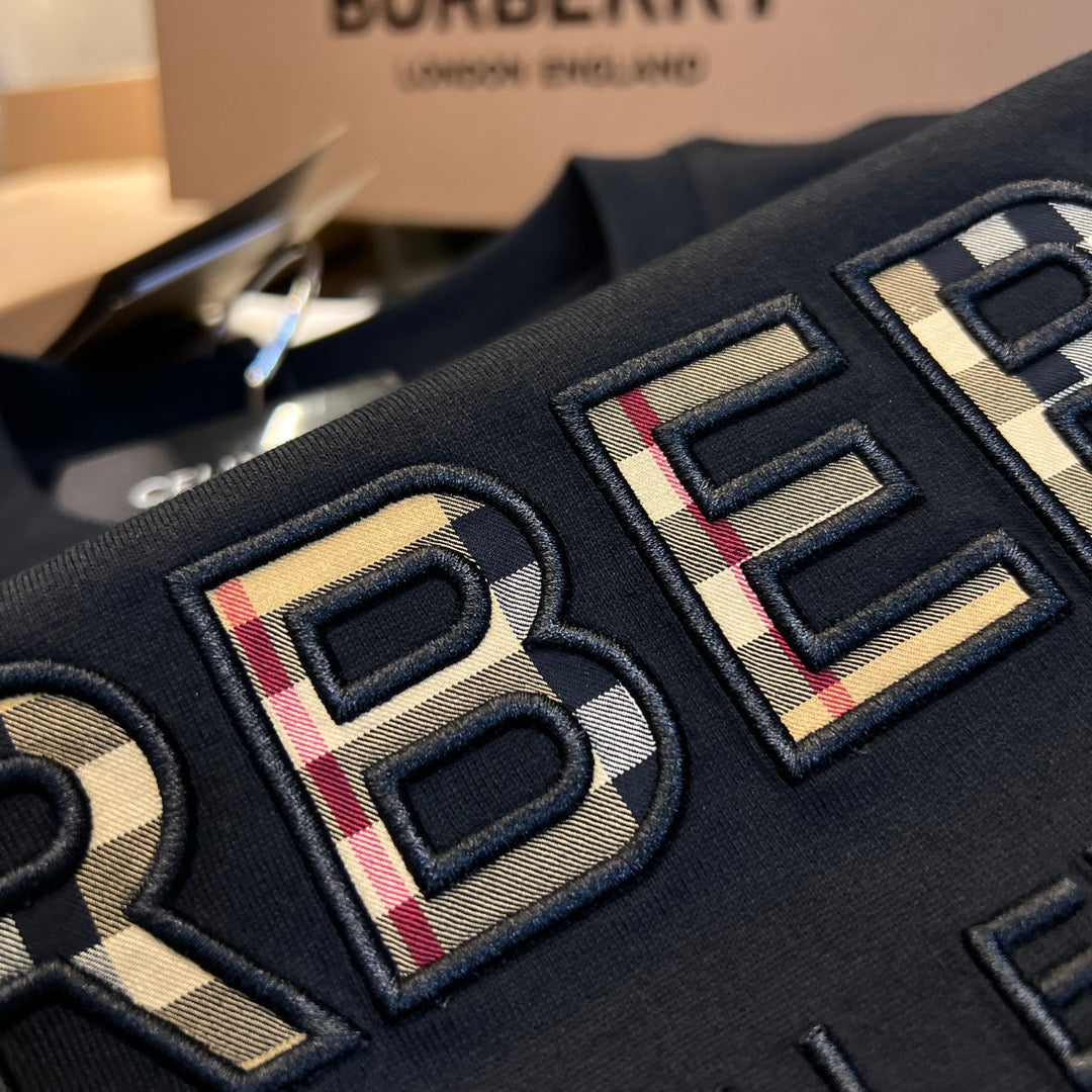 Black and White T-shirt - FashionHype.xyz