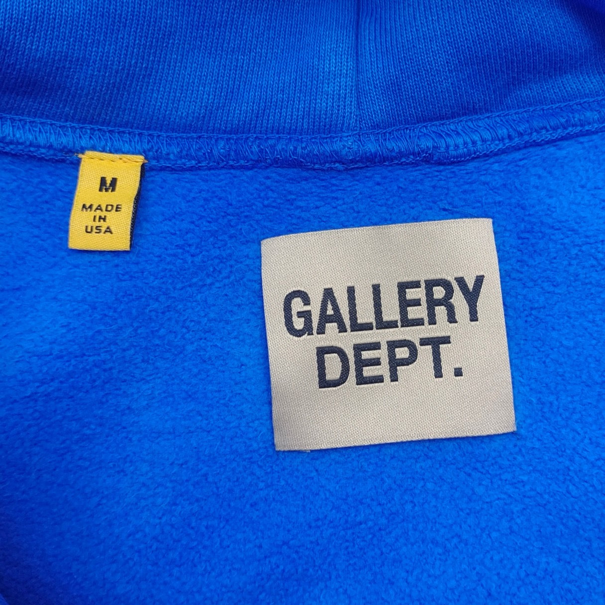Himmelblauer Hoodie
