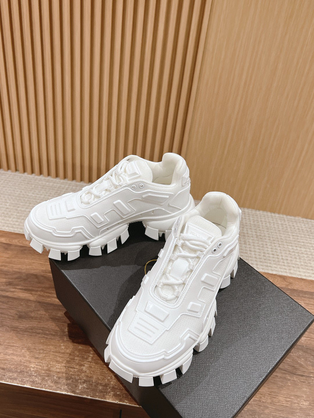 Weiß-Grüne Schuhe