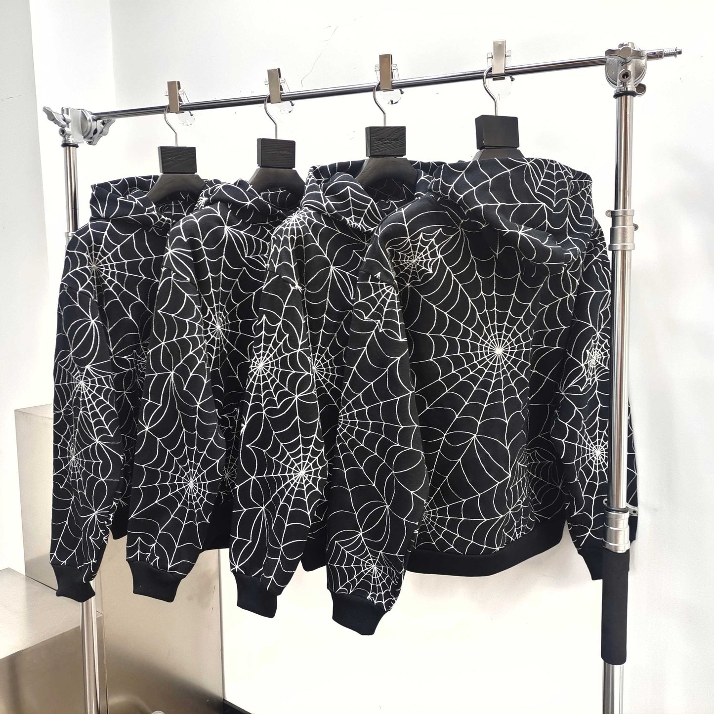 Schwarzer Hoodie