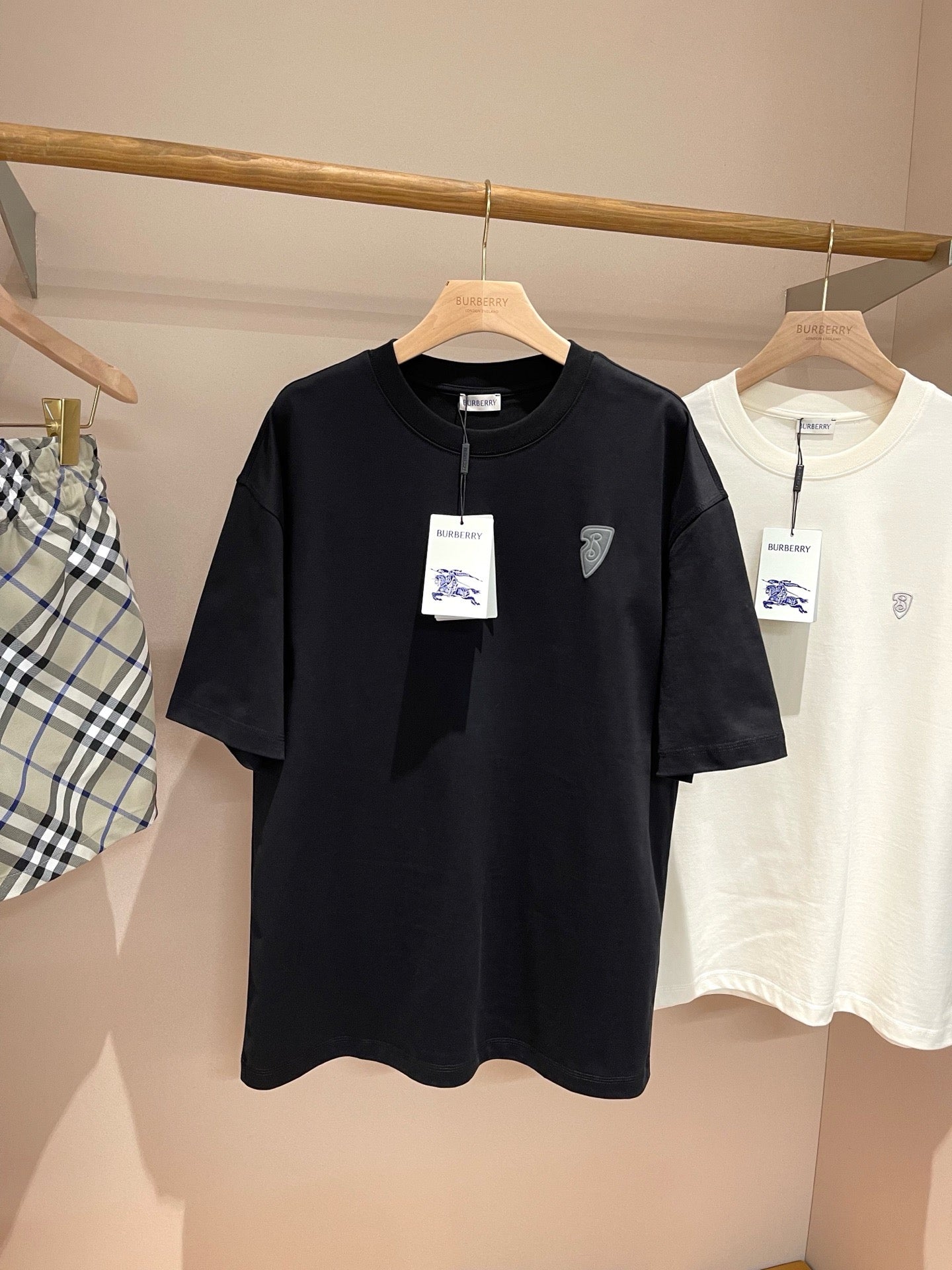 Schwarzes T-Shirt