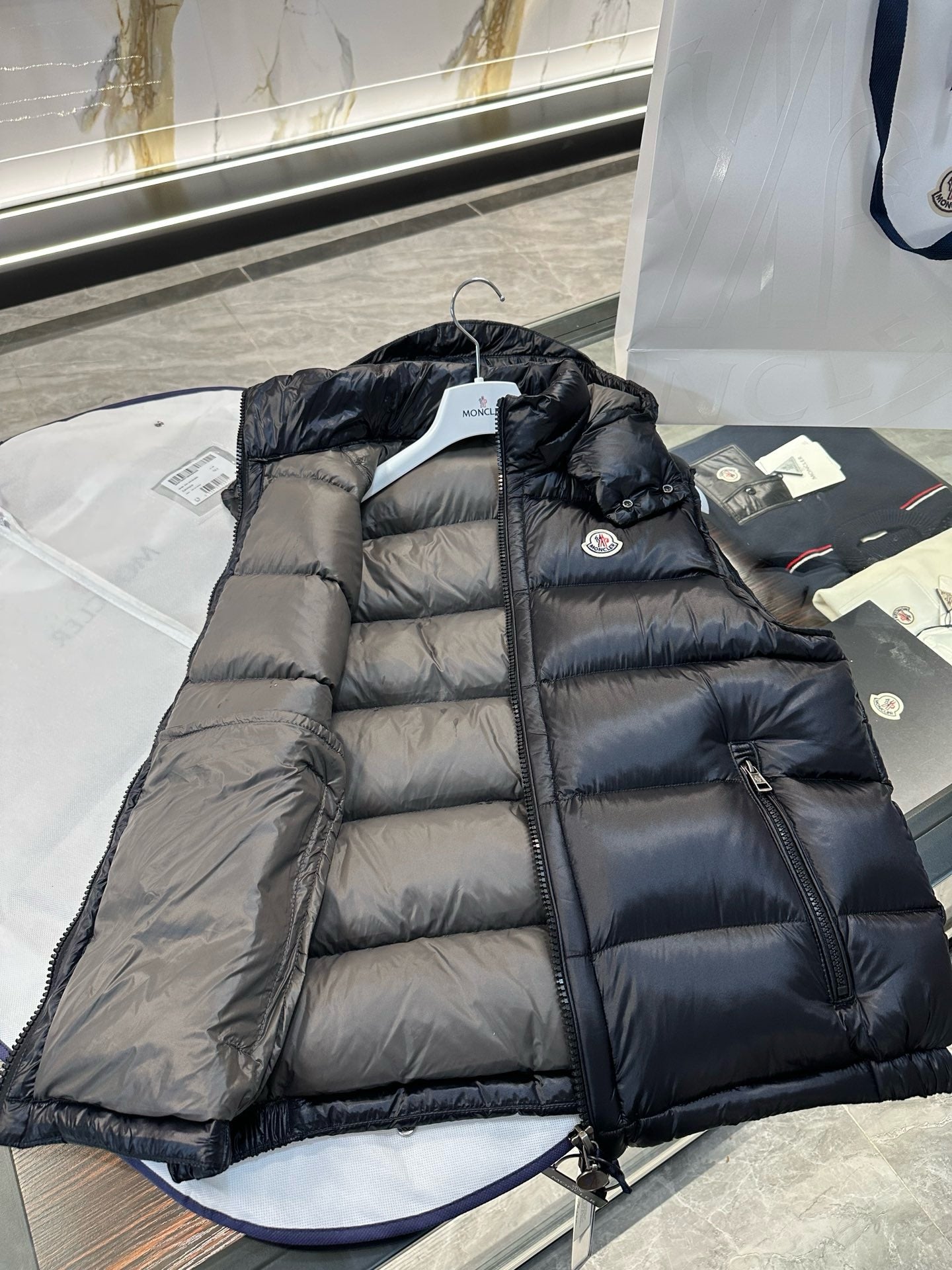 Black Vest - FashionHype.xyz