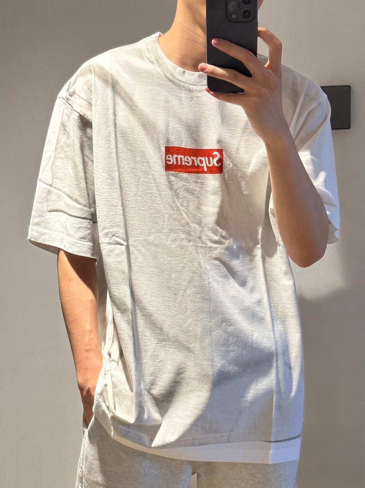 weißes T-Shirt