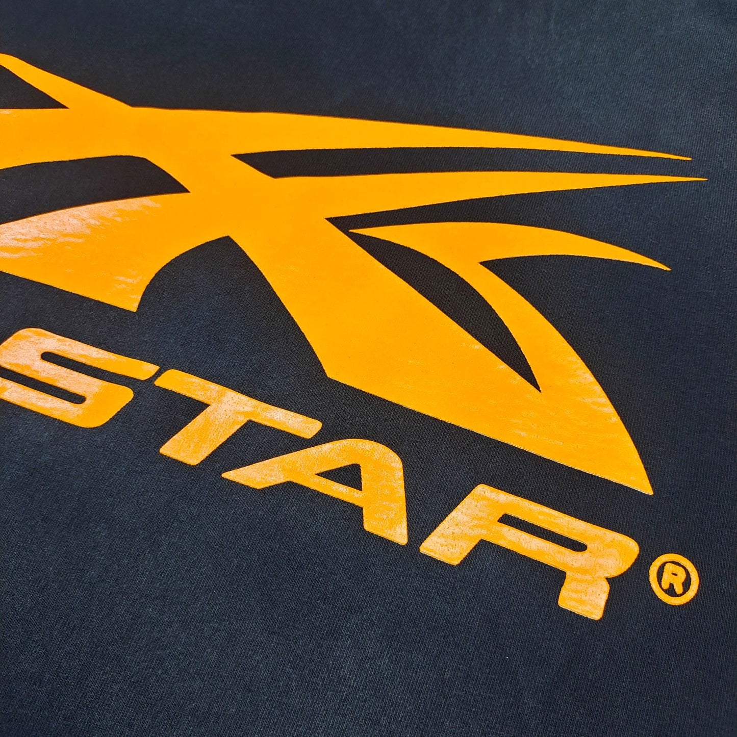 Dunkelschwarzes T-Shirt