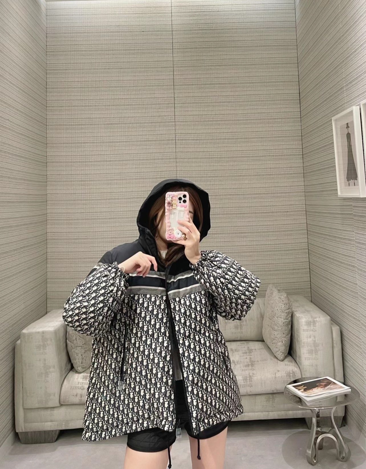 Chaqueta blanca y negra