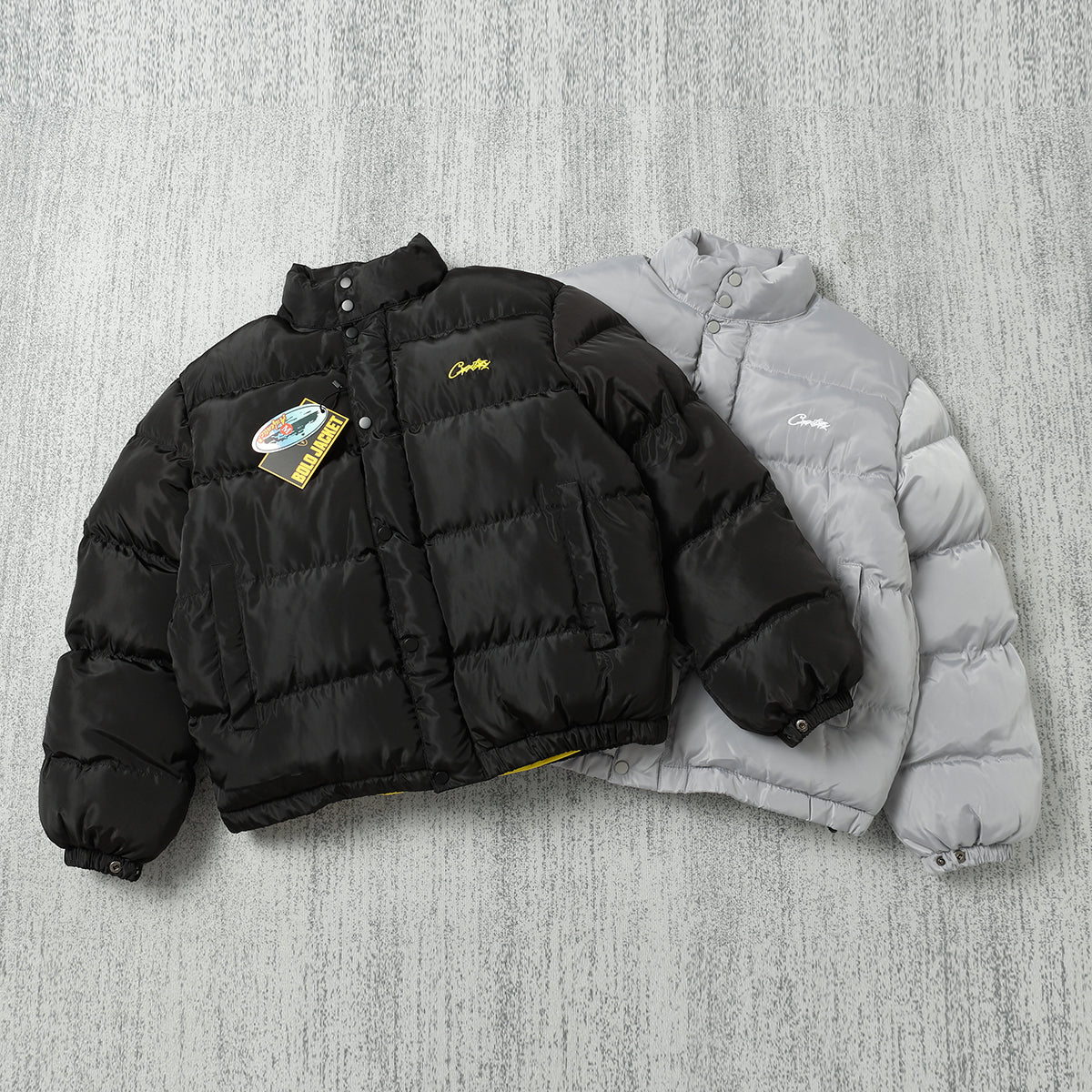 Schwarze und graue Jacke