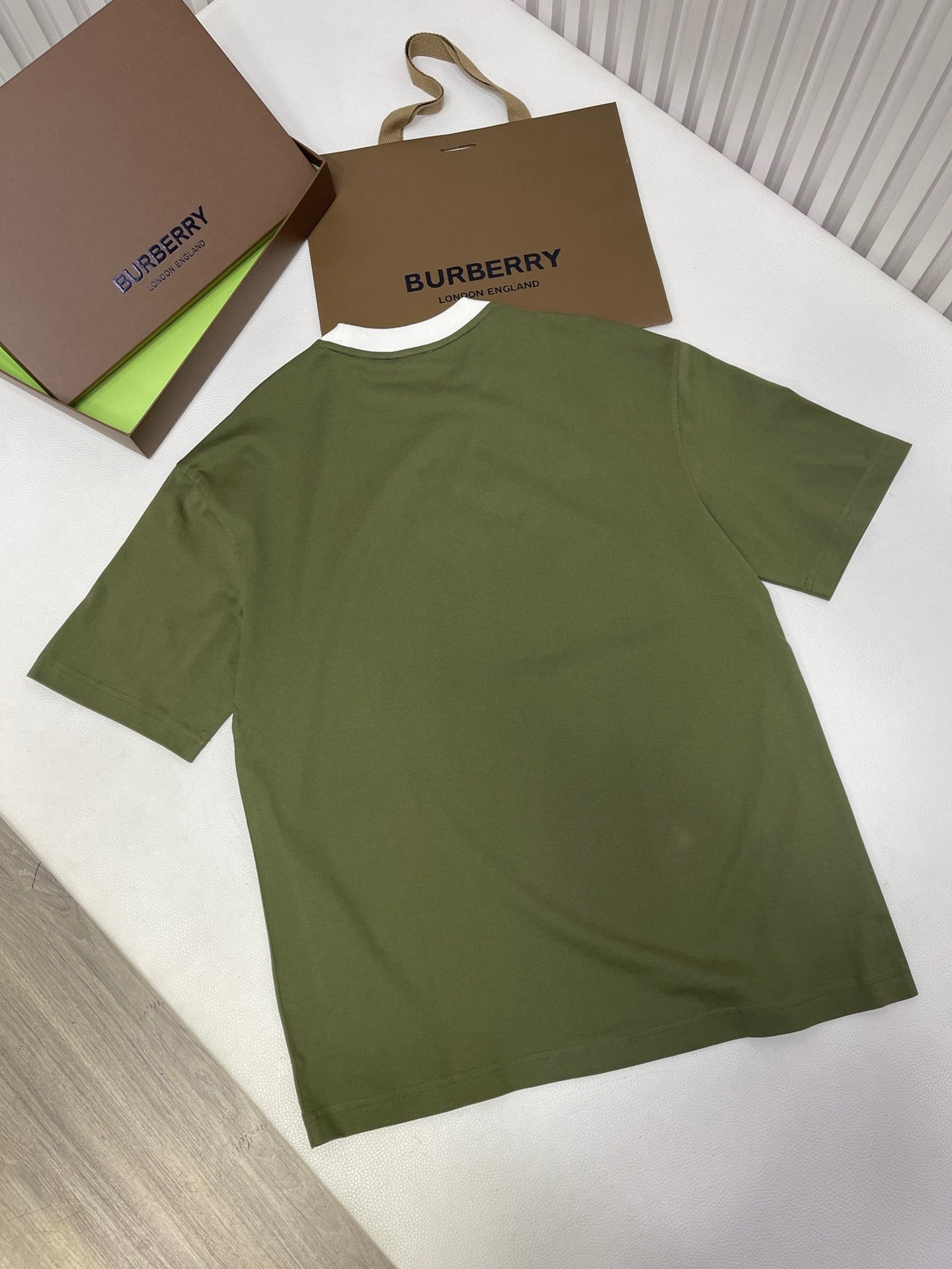 Grey and Green T-shirt - FashionHype.xyz