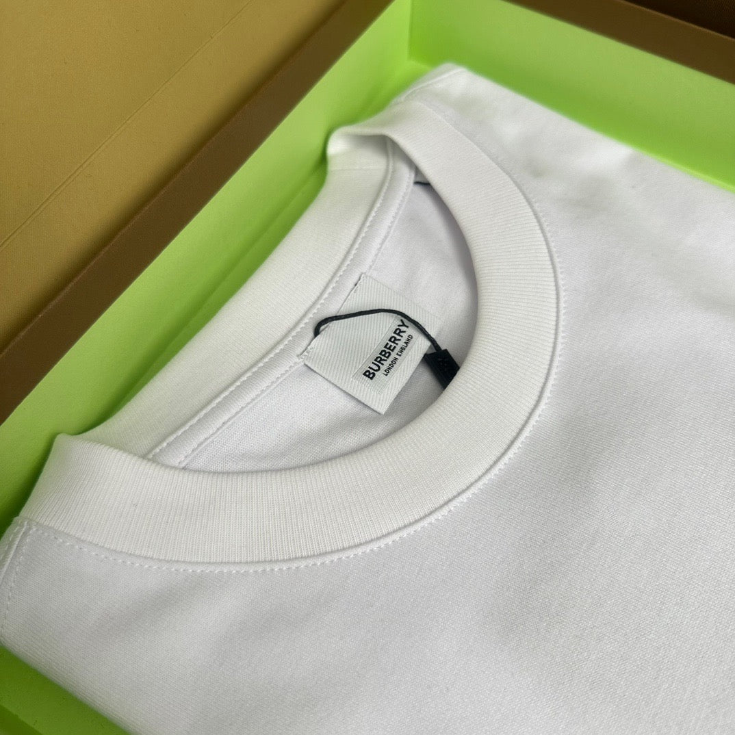 weißes T-Shirt