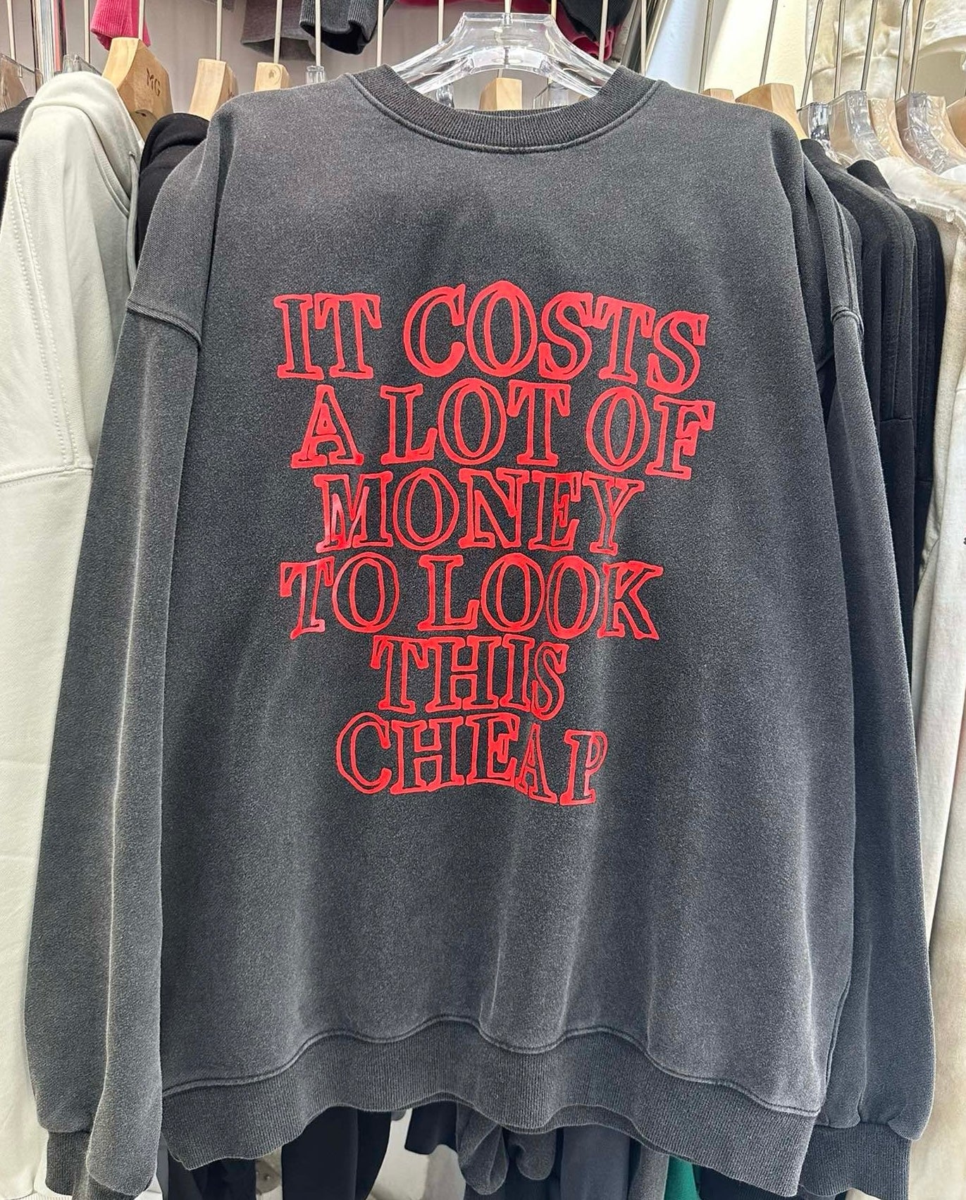 Dunkelschwarzes Sweatshirt