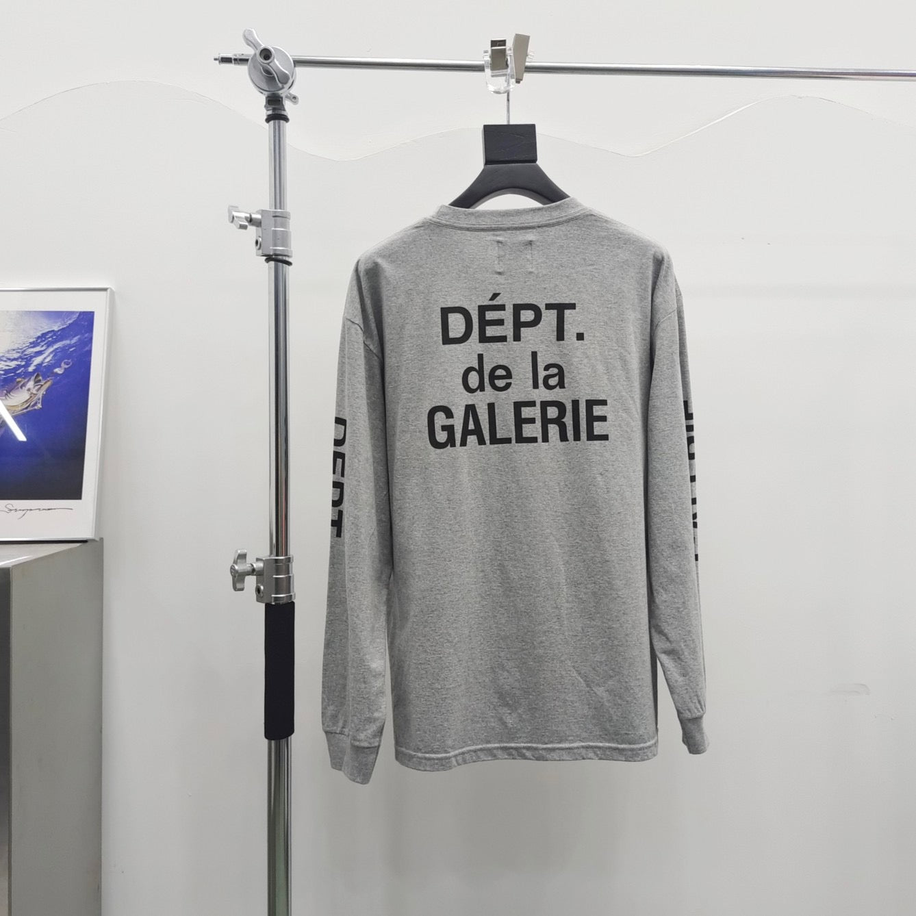 Graues Sweatshirt