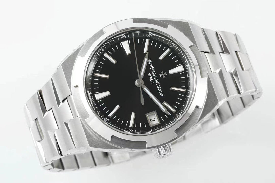 Weiß-schwarze Uhr