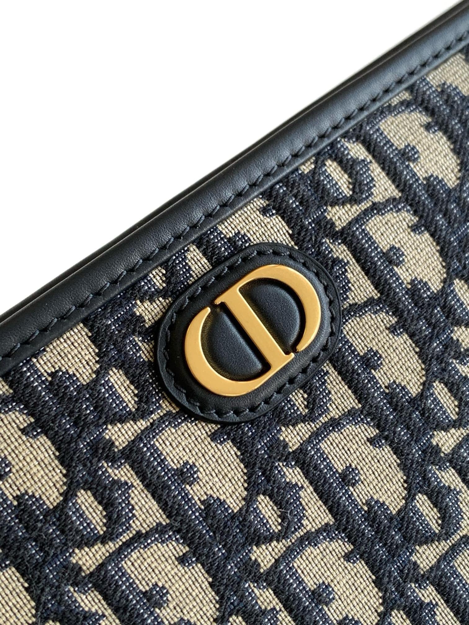 Mehrfarbige Tasche
