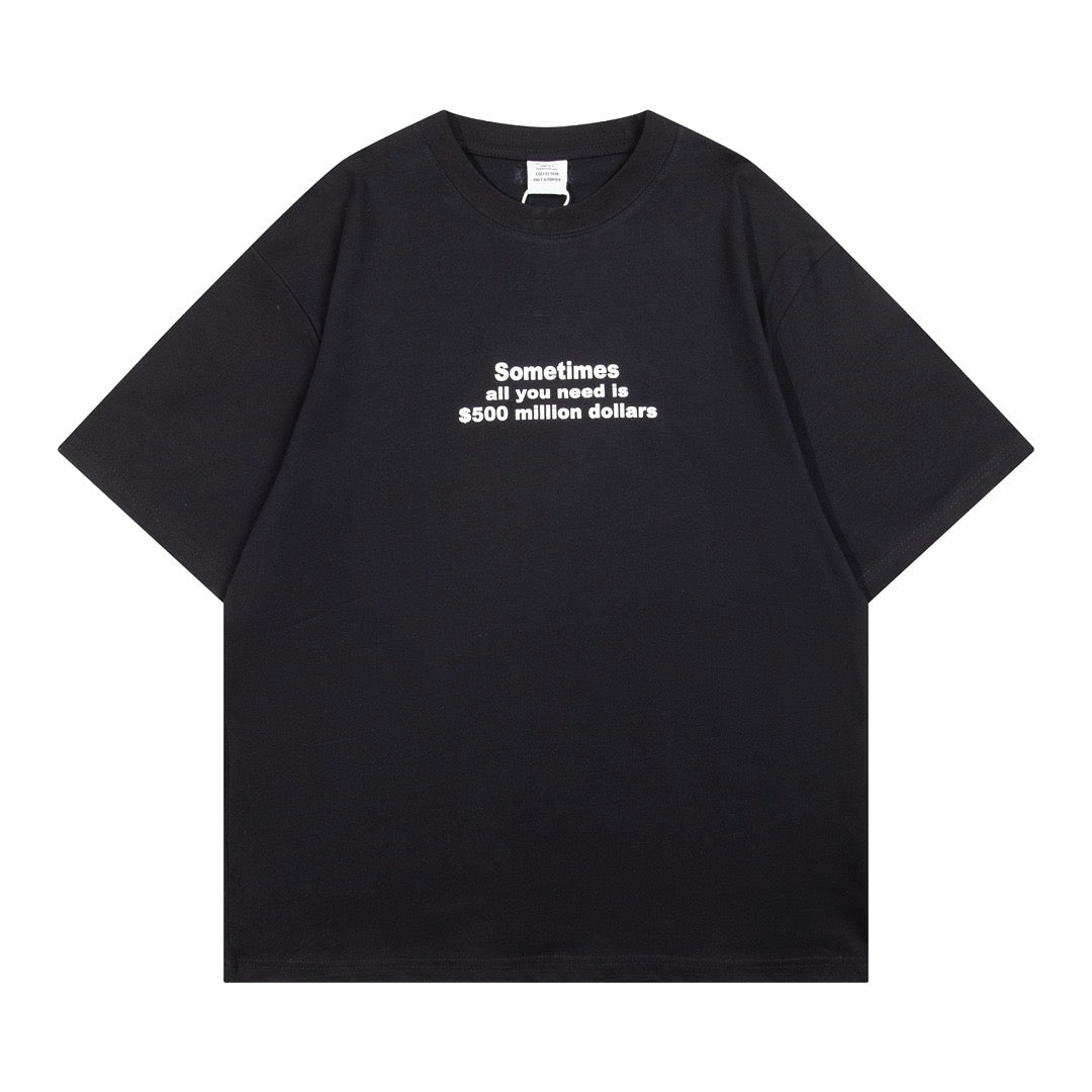 Schwarz-weißes T-Shirt