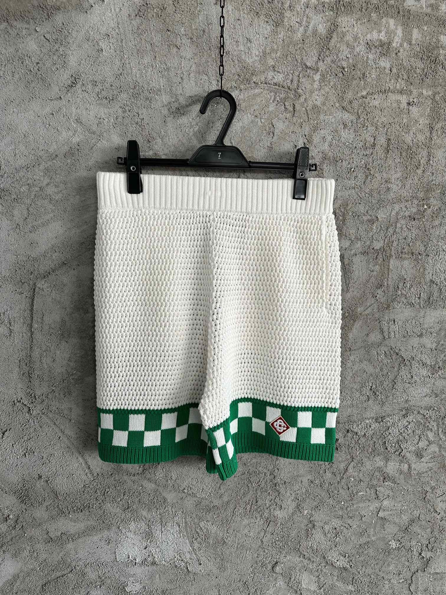 Weiß grün Short
