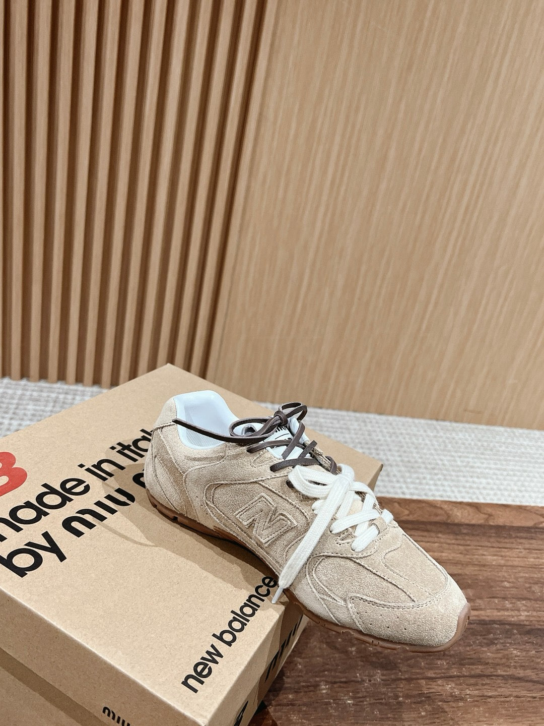Mehrfarbige Schuhe