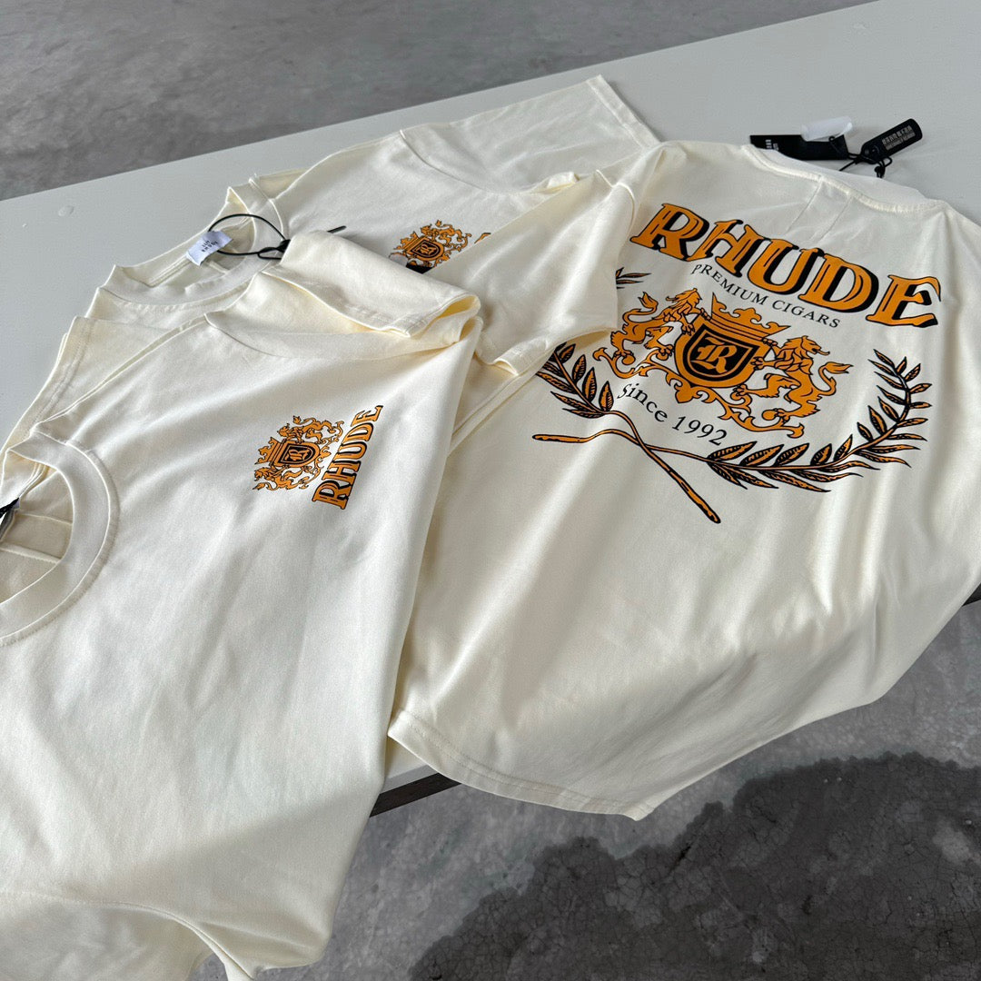 weißes T-Shirt