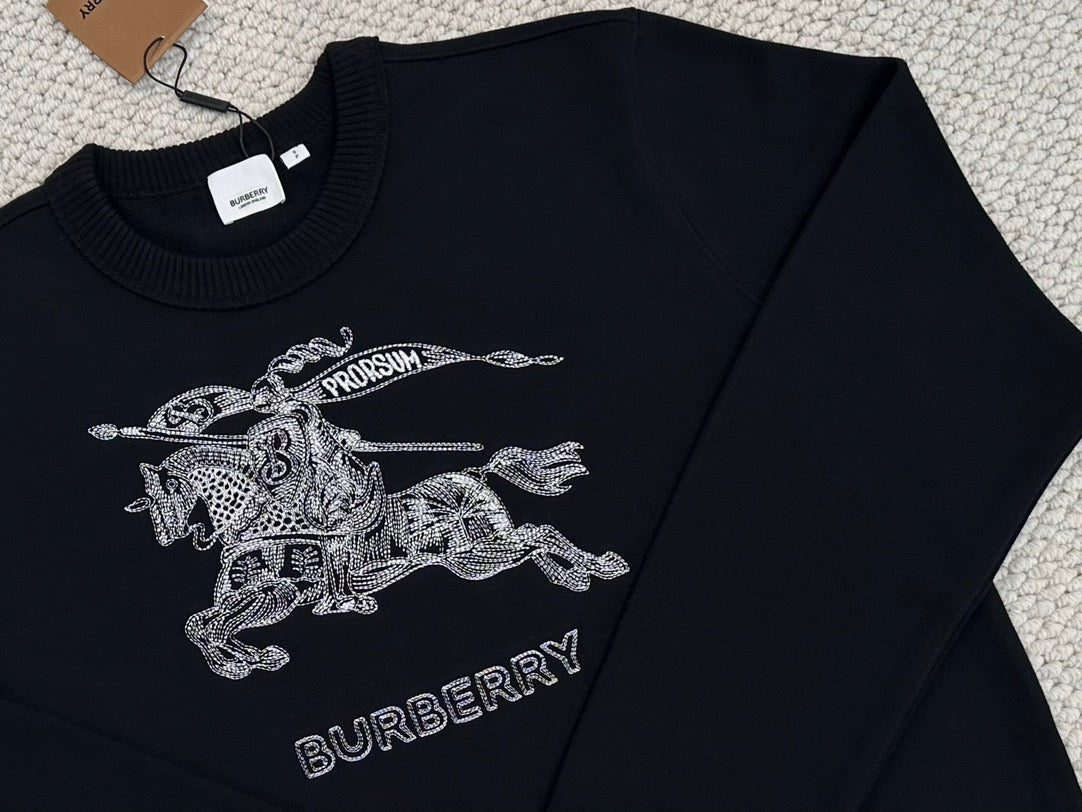 Schwarzes Sweatshirt