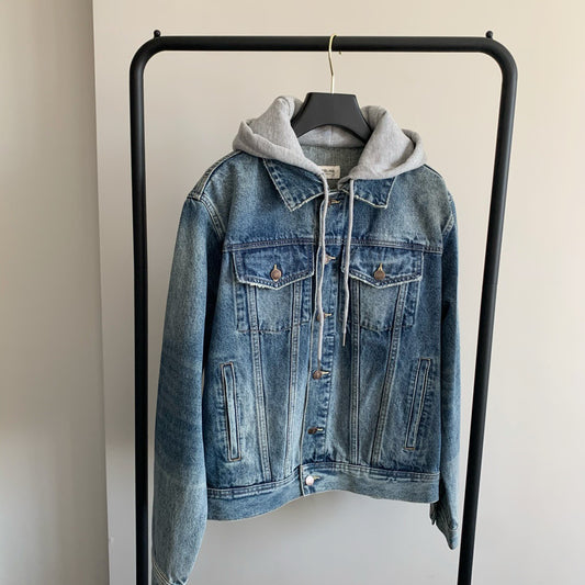 Chaqueta negra oscura y azul oscuro