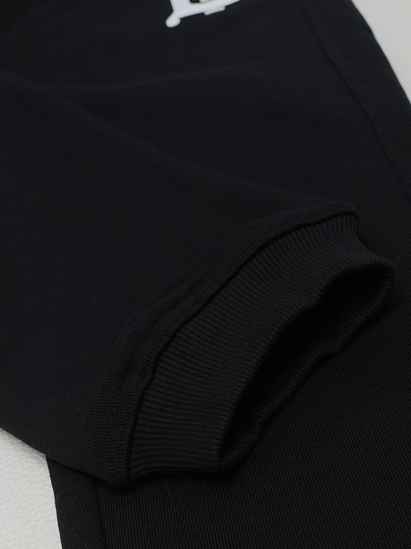 Schwarze Hosen