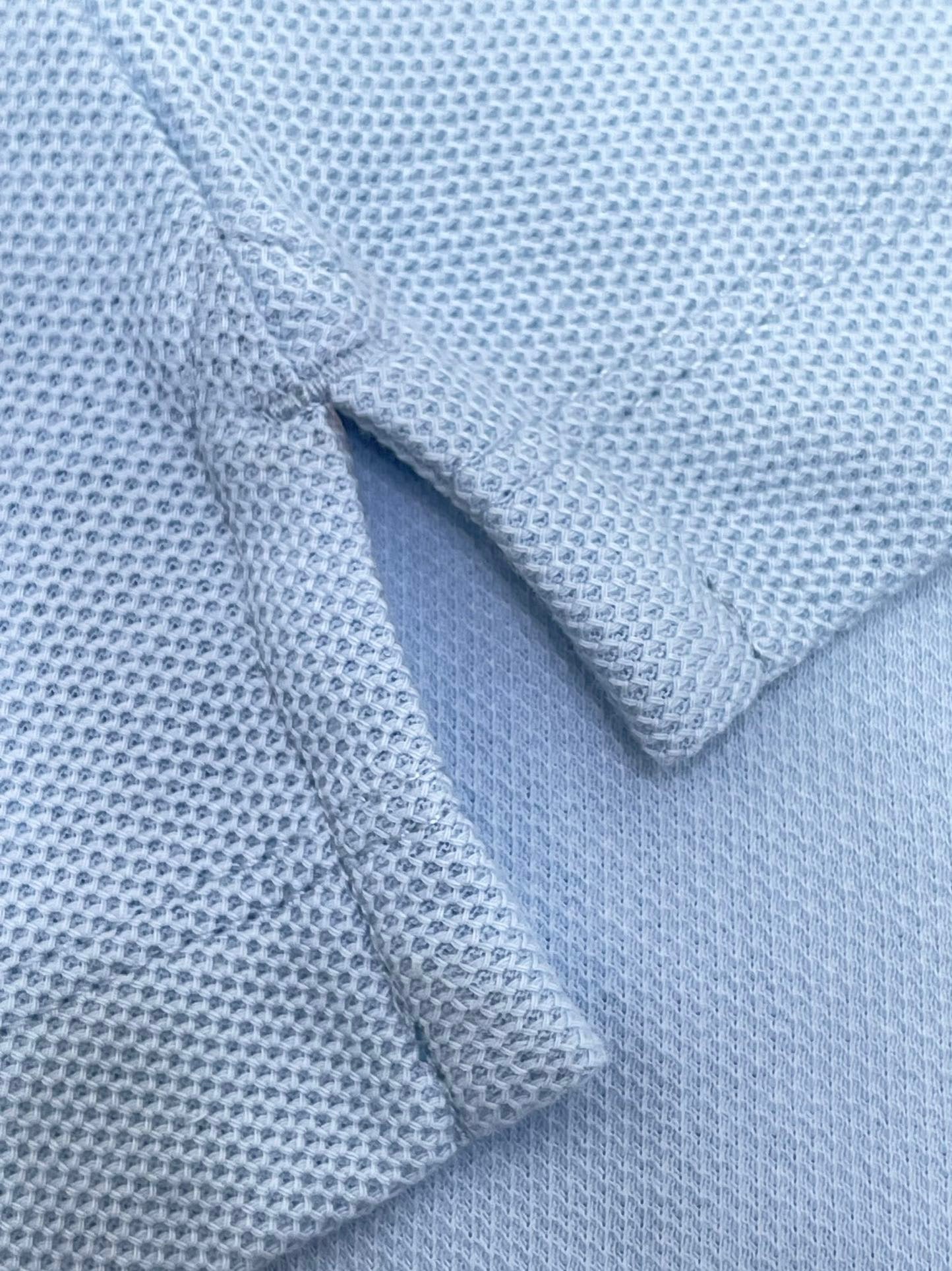 Poloshirt in Schwarz, Weiß, Marineblau und Hellblau