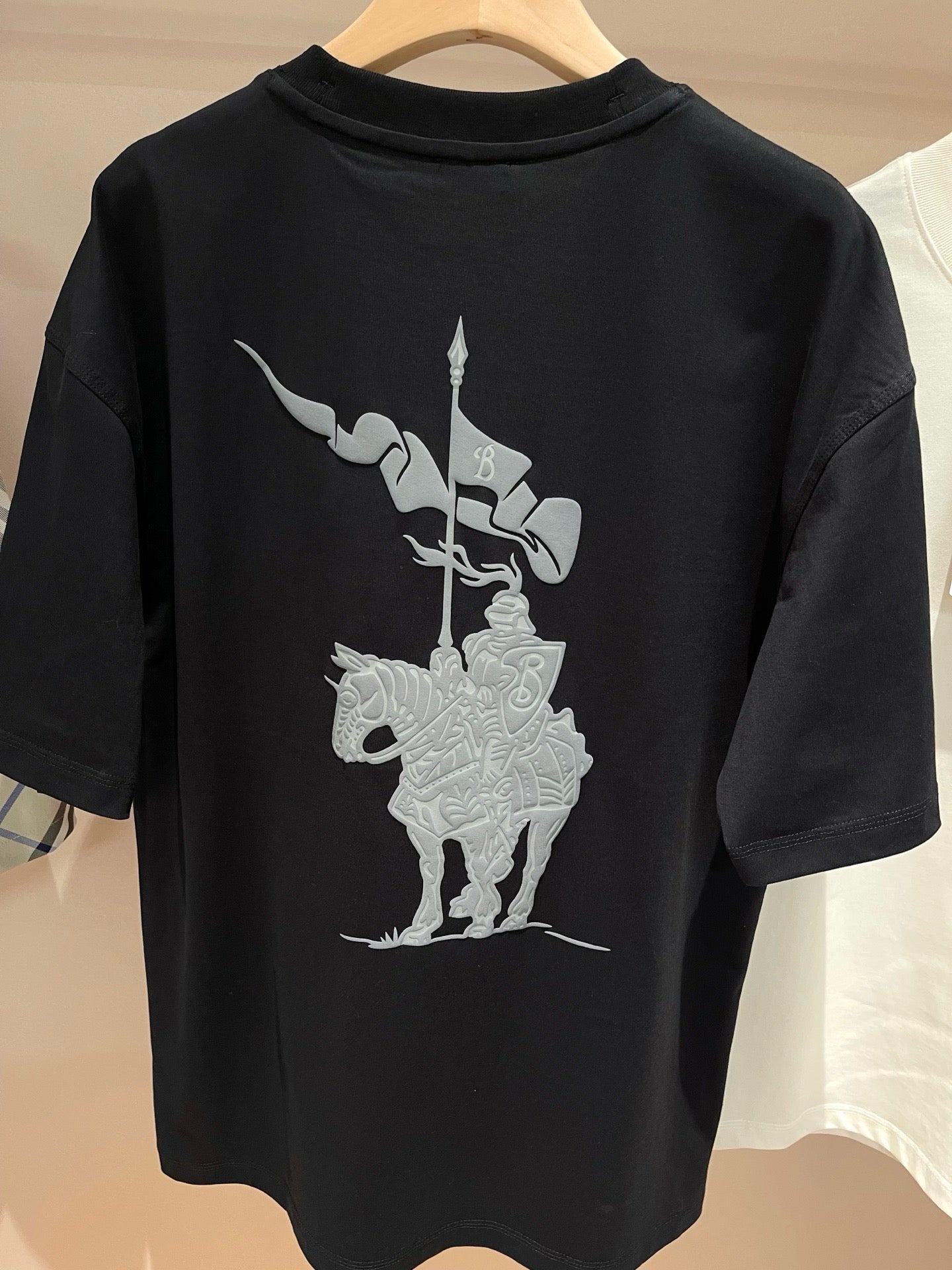 Schwarzes T-Shirt