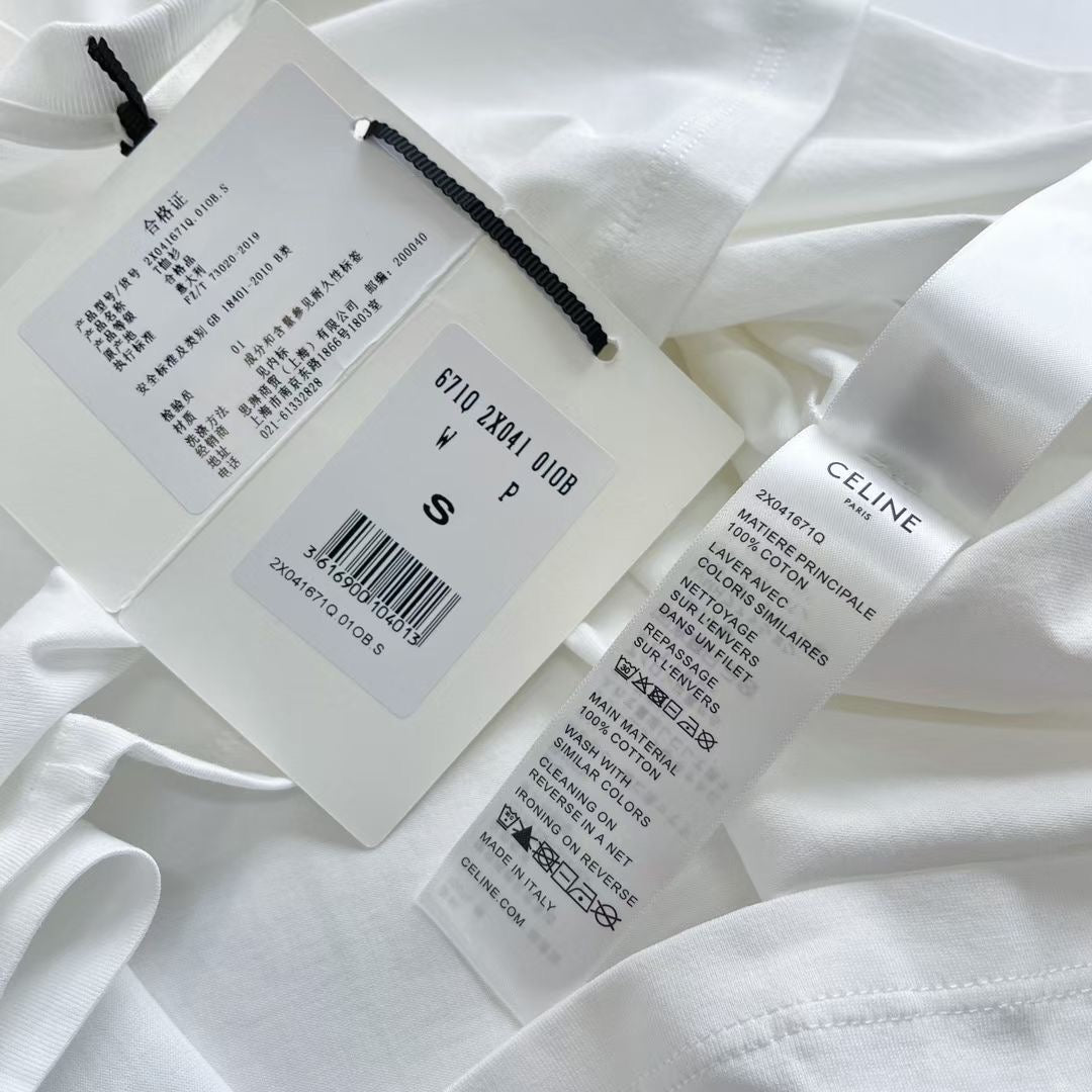 Schwarz-weißes T-Shirt