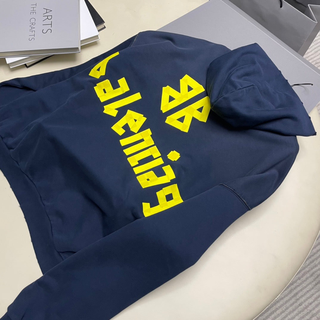 Blauer Hoodie
