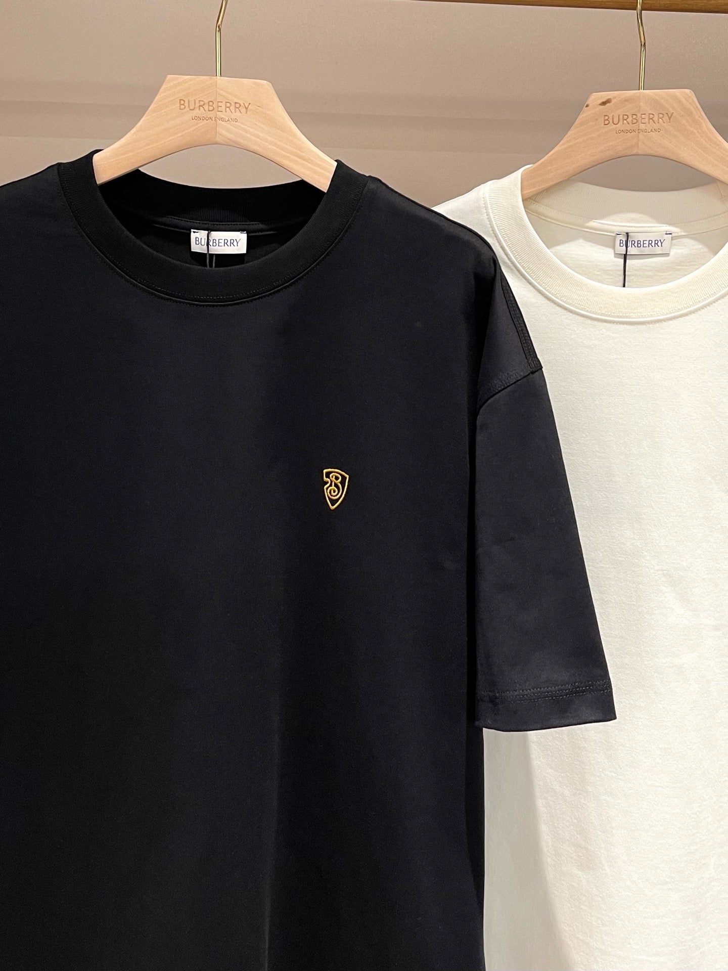 Mehrfarbiges T-Shirt